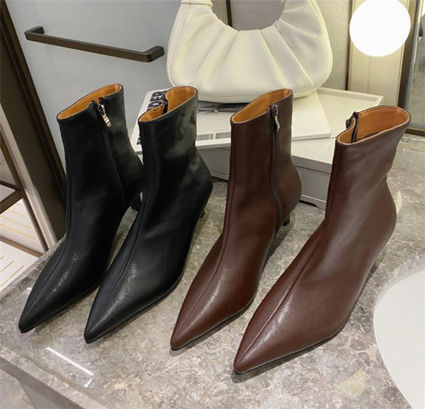 Дамски кожени боти заострен модел 