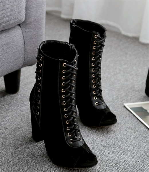 Модерни дамски боти от еко велур с връзки и дебел ток