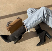 Дамски модерни велурени боти с 10.5 см ток 