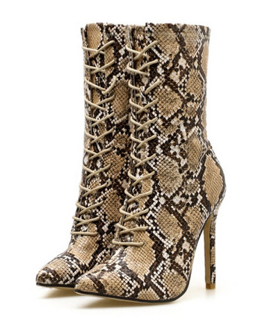 Нов модел дамски боти с висок ток и животински десен