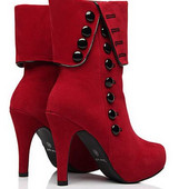 Зимни дамски боти от еко велур с копчета и висок ток