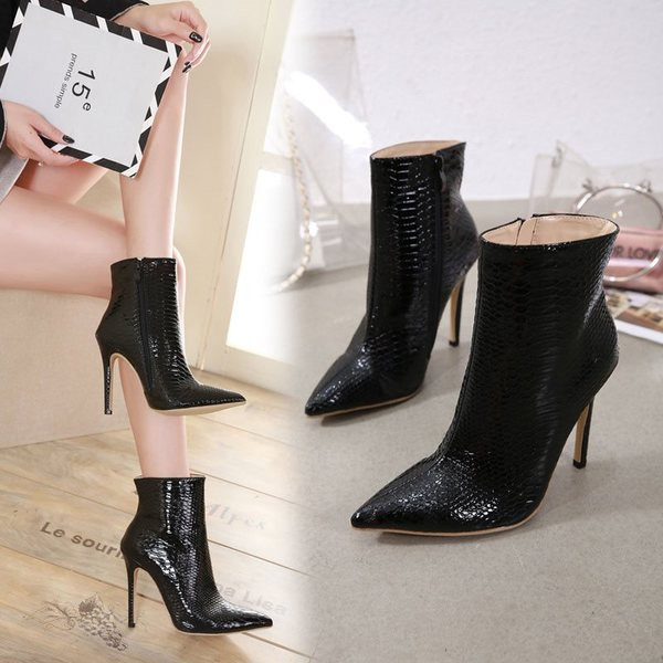 Стилни дамски боти заострен модел с 10.5 см ток 
