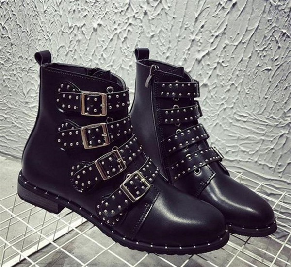 Ежедневни дамски боти с капси и катарама -равна подметка