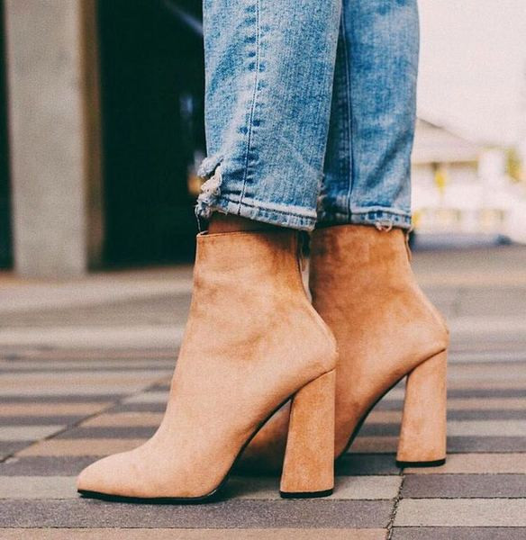 Нов модел дамски боти с цип и дебел ток-11.5см