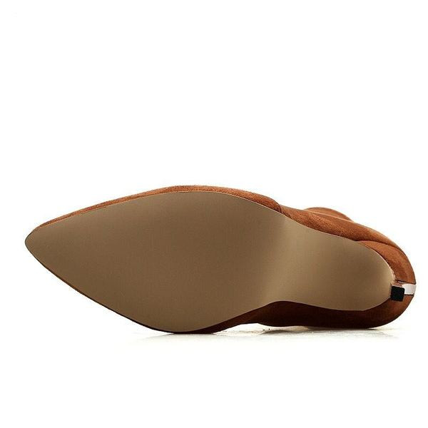 Модерни дамски боти от еко велур заострен модел с тънък ток