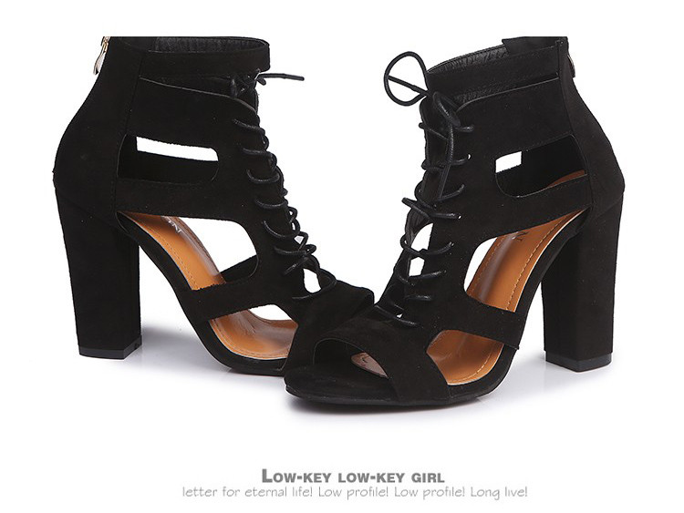 Дамски летни боти с връзки и дебел ток 