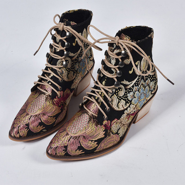 Дамски ежедневни боти с бродерия и връзки 