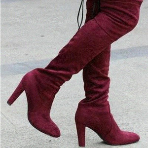 Нов модел дамски ботуши -тип чизми от еко велур