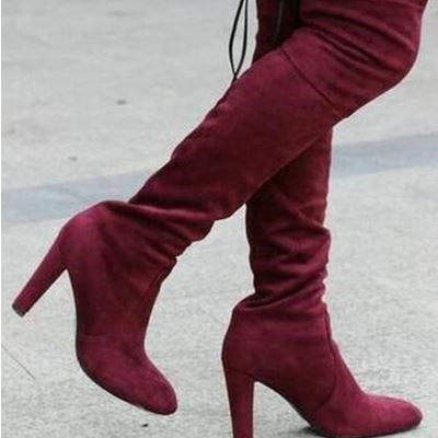 Нов модел дамски ботуши -тип чизми от еко велур
