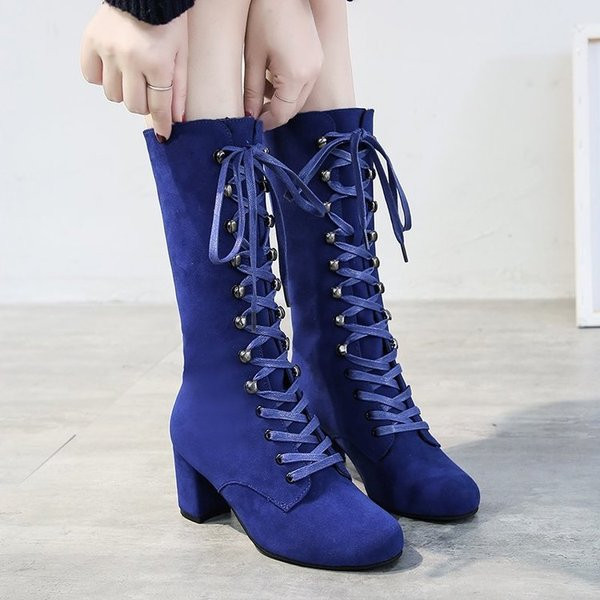 Дамски велурени боти с квадратен ток и връзки 