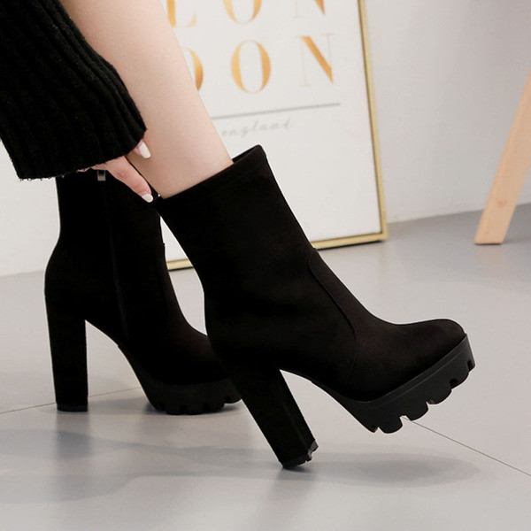 Дамски велурени боти с цип и висок ток