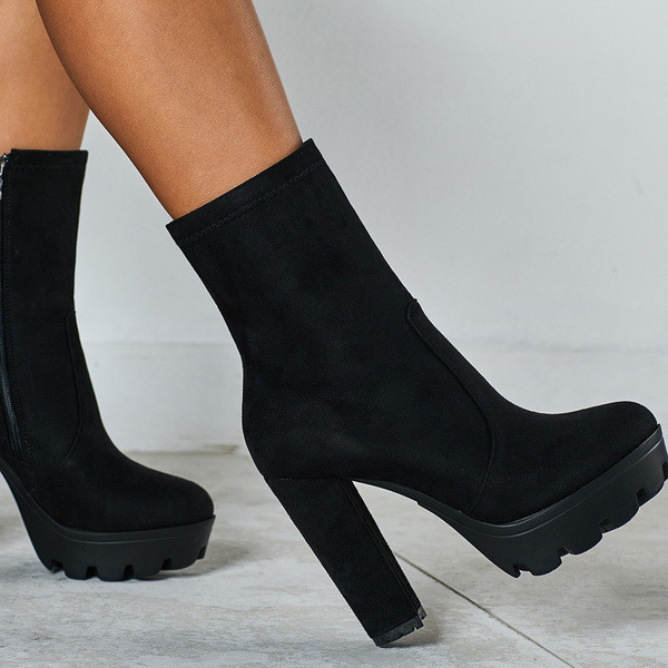Дамски велурени боти с цип и висок ток