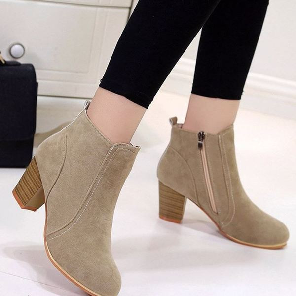 Нов модел дамски боти с дебел ток от еко велур