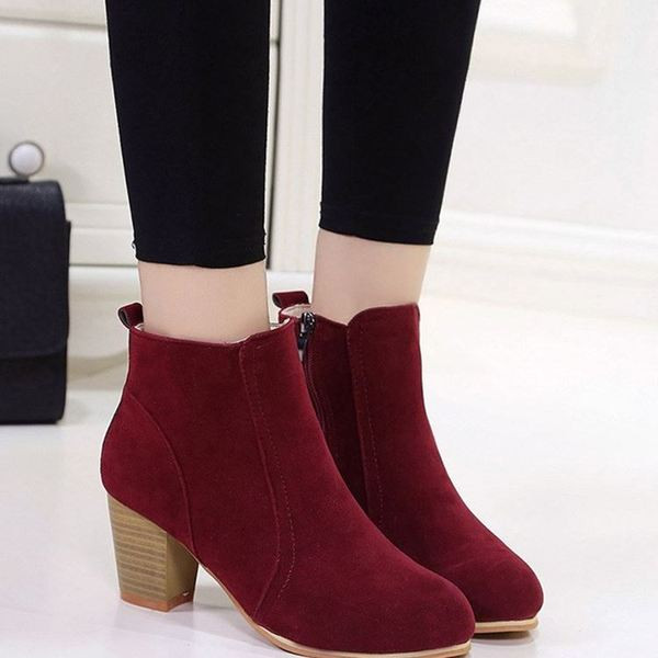 Нов модел дамски боти с дебел ток от еко велур