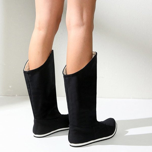 Велурени дамски зимни ботуши с равна подметка 