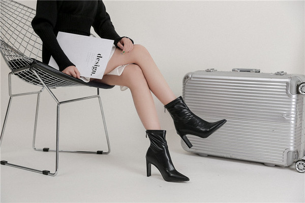 Стилни дамски боти от еко кожа с тънък ток