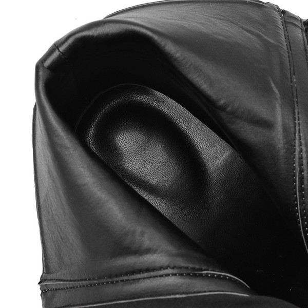 Нов модел дамски боти от еко кожа с дебел ток и цип