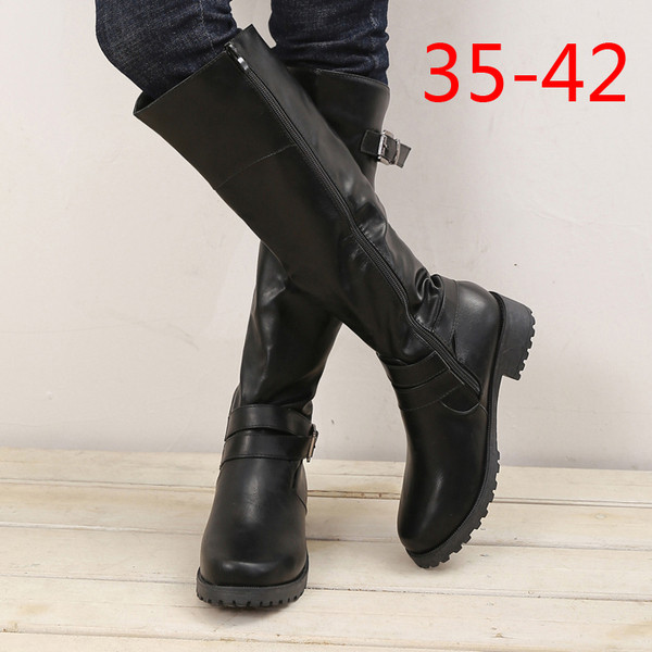 Ежедневни дамски ботуши с катарама и цип 