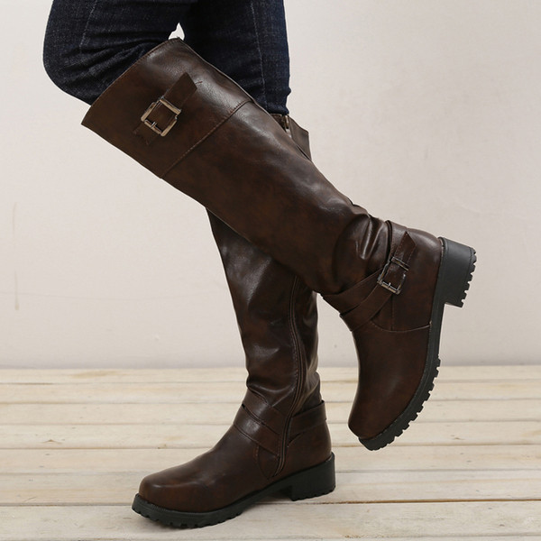 Ежедневни дамски ботуши с катарама и цип 