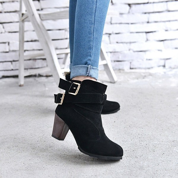 Дамски велурени боти с катарами и ток