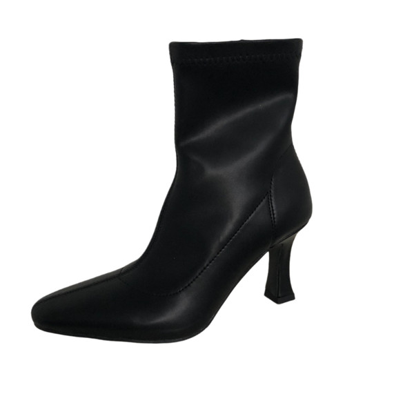 Кожени дамски боти с ток в черен цвят