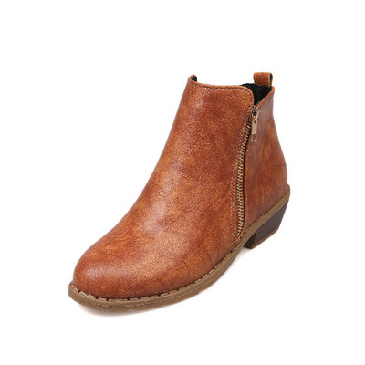 Модерни дамски  заострени  боти -два модела