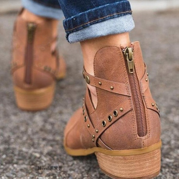 Кожени дамски боти с метални нитове 