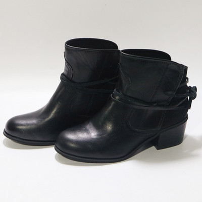 Модерни дамски кожени боти с връзки и дебел ток