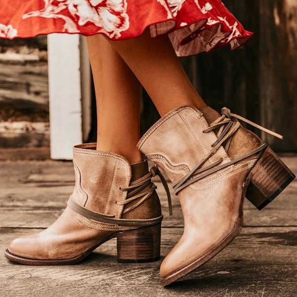 Модерни дамски кожени боти с връзки и дебел ток