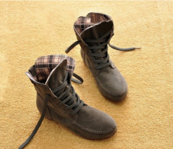 Дамски велурени боти с връзки и равна подметка