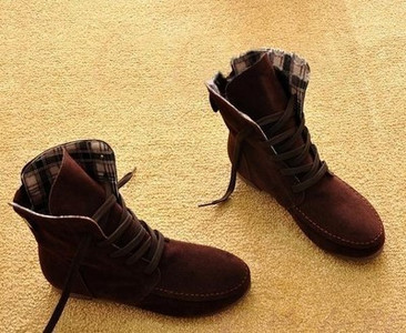 Дамски велурени боти с връзки и равна подметка