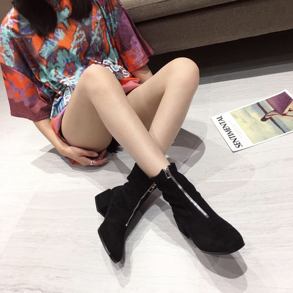 Дамски боти от еко велур с квадратен ток и цип