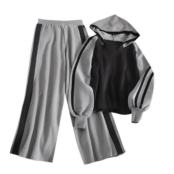 Спортно-ежедневен дамски комплект от тънко плетиво