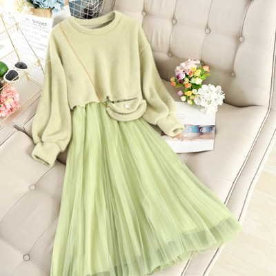 Rudeninis moteriškas komplektas su megztiniu ir ruonine suknele