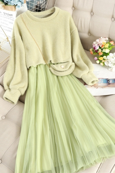 Rudeninis moteriškas komplektas su megztiniu ir ruonine suknele