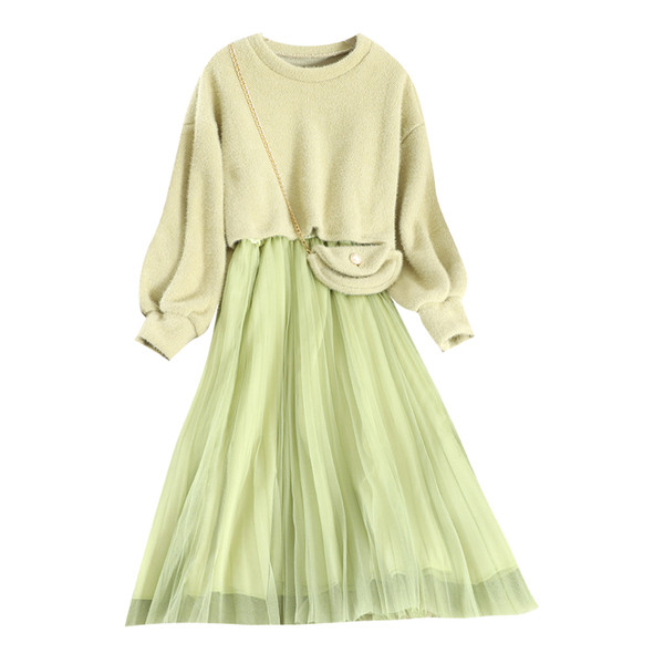 Rudeninis moteriškas komplektas su megztiniu ir ruonine suknele