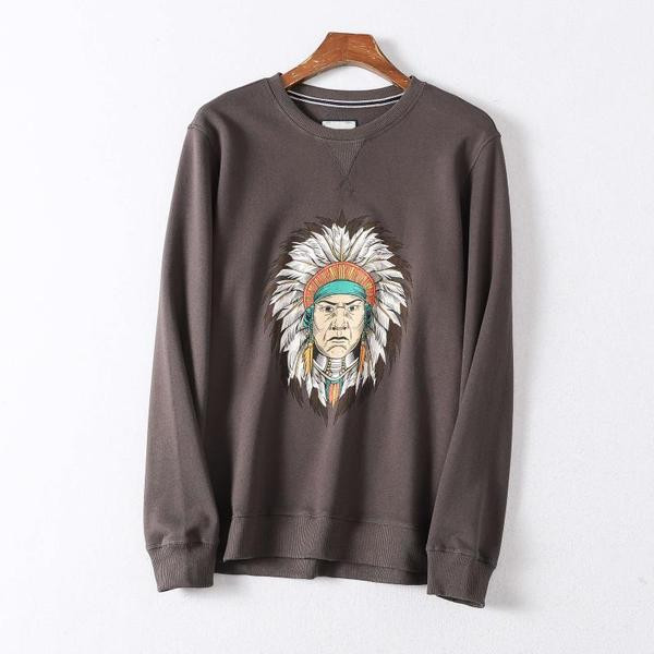 Нов модел мъжки суичър с цветна апликация