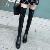 Ежедневни дамски ботуши с равна подметка-три модела