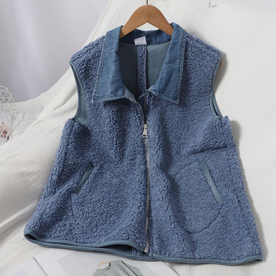 Дамски елек с класическа яка и джобове