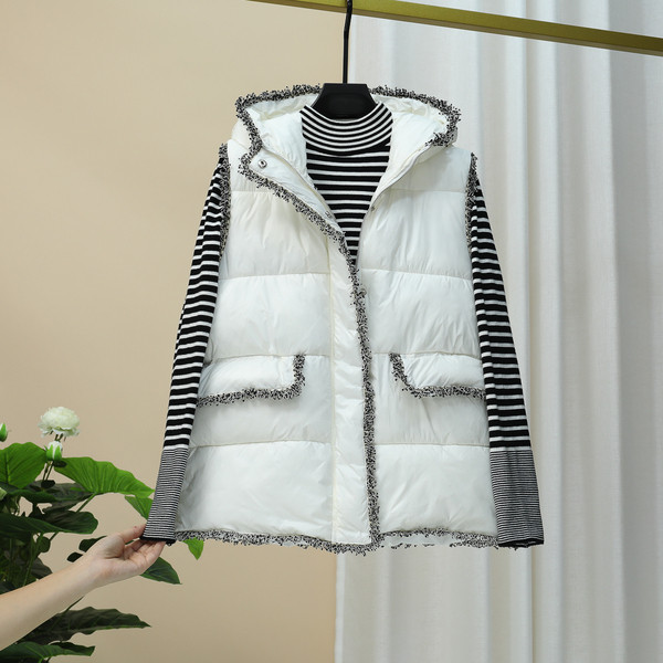 Ежедневен дамски елек с ресни и копчета