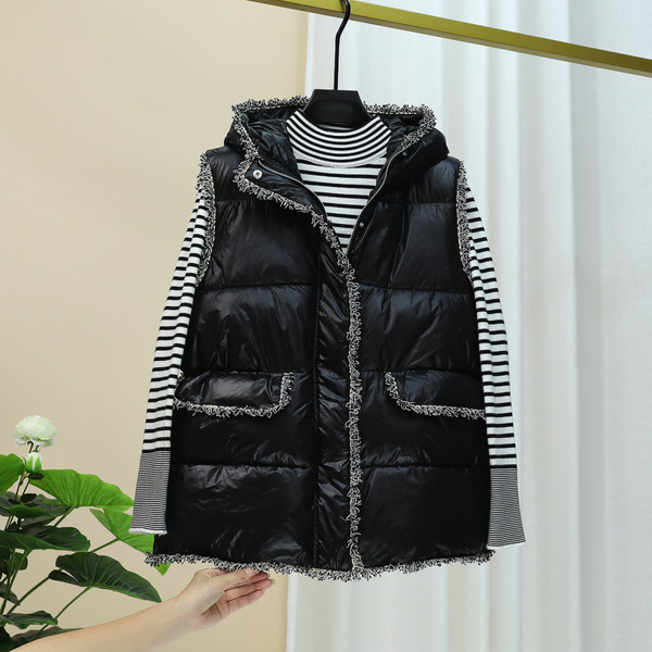 Ежедневен дамски елек с ресни и копчета