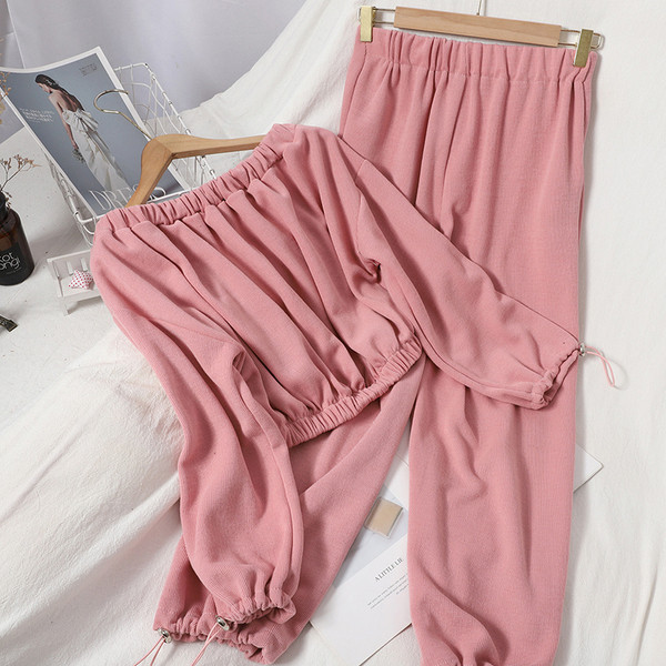 Дамски ежедневен комплект от две части - блуза с дълъг ръкав и панталон с висока талия