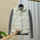 Ежедневен дамски елек с копчета и висока яка