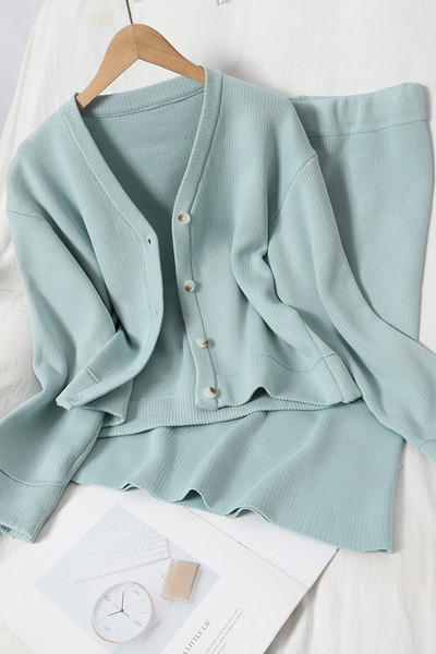 Есенен дамски комплект от две части - жилетка и пола