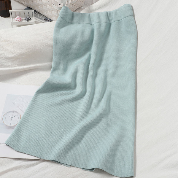 Есенен дамски комплект от две части - жилетка и пола