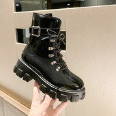 Нов модел дамски лачени боти с катарама