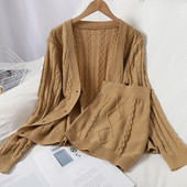 Нов модел дамски плетен комплект включващ жилетка и пола