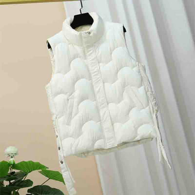 Дамски елек с висока яка и джобове