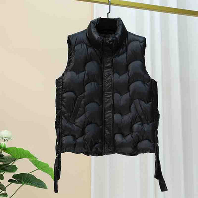 Дамски елек с висока яка и джобове