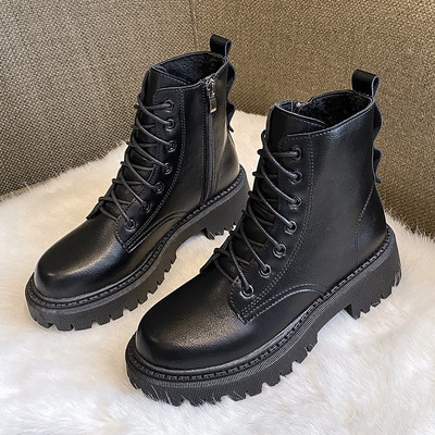 Нов модел дамски кожени боти с груба подметка в черен цвят